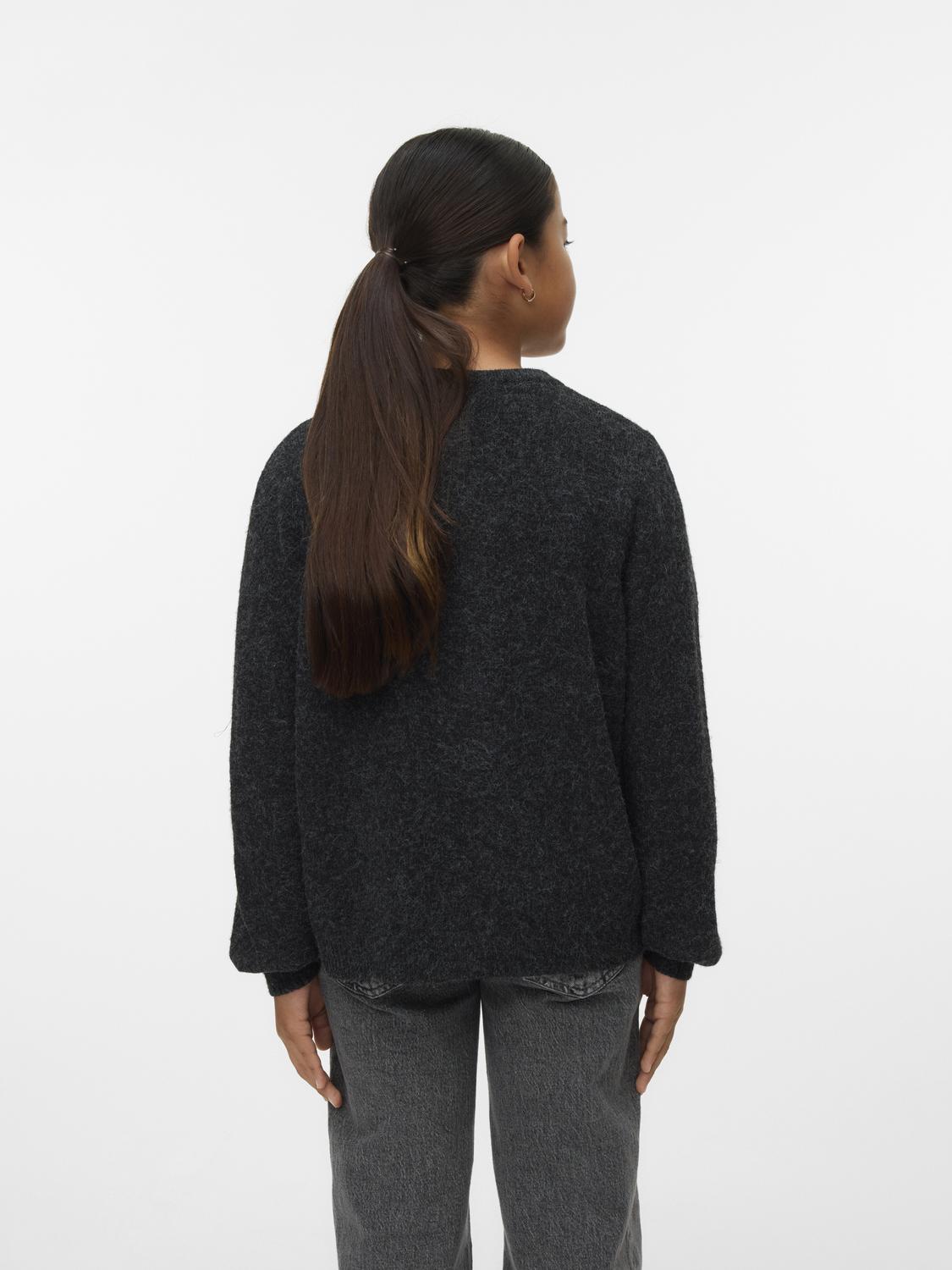 model_shot-back